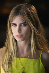   / 
Carlson Young